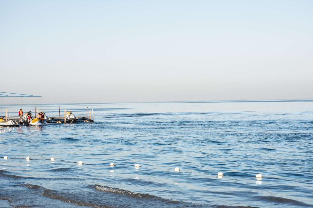 Radisson Blu Resort, Al Khobar Half Moon Bay Eksteriør bilde View of the sea from the beach