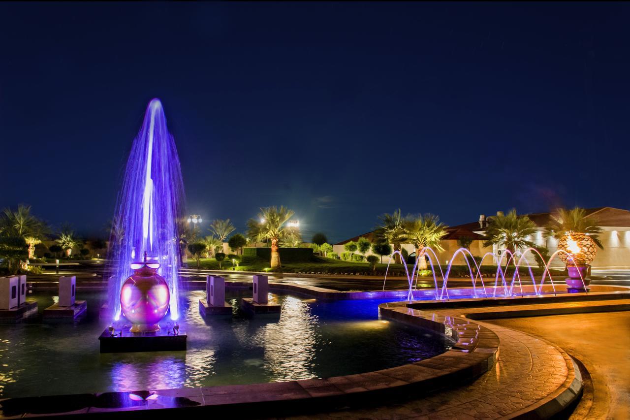 Radisson Blu Resort, Al Khobar Half Moon Bay Eksteriør bilde Fountains at the resort