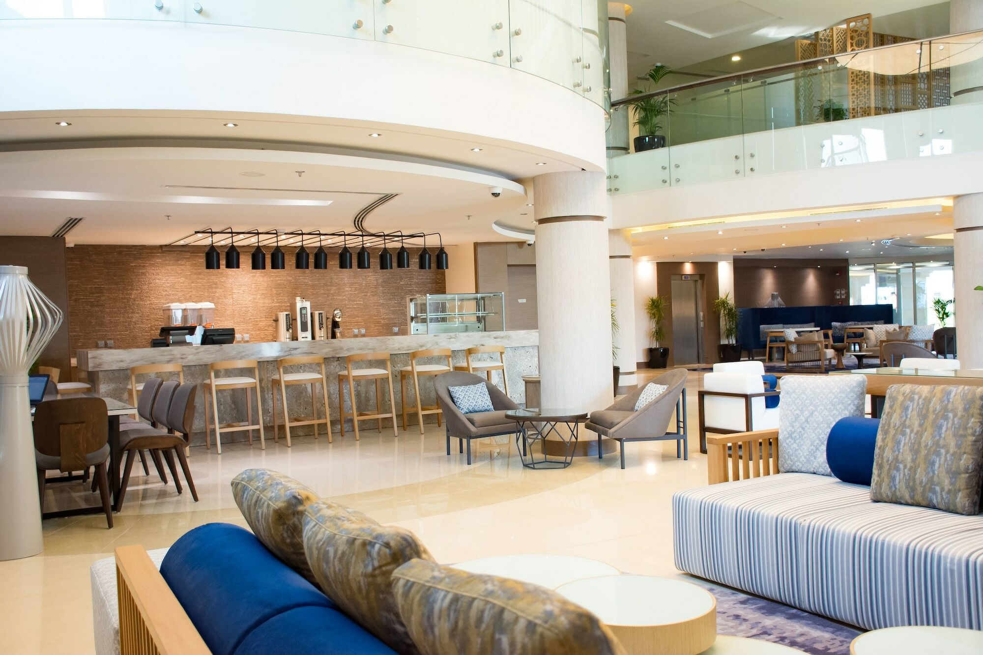 Radisson Blu Resort, Al Khobar Half Moon Bay Eksteriør bilde The lounge at the airport