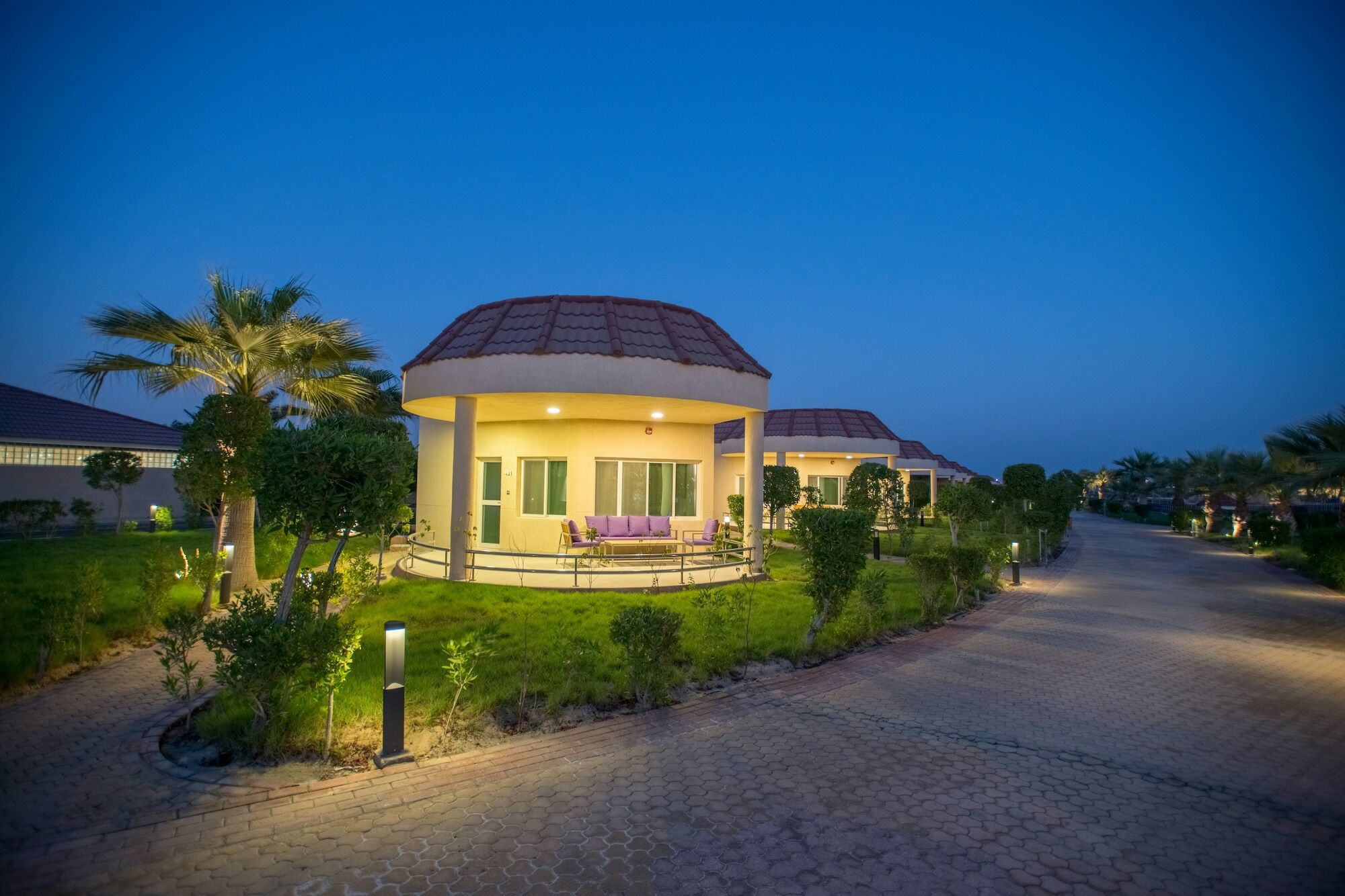 Radisson Blu Resort, Al Khobar Half Moon Bay Eksteriør bilde The resort at night